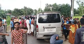 শেরপুরে মাইক্রোবাসের চাপায় ২ মাদ্রাসা ছাত্র নিহত, আহত ১